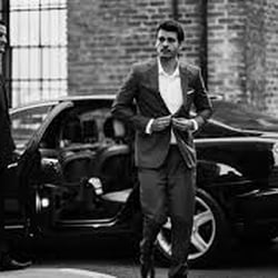 Taxi in Paris - Your Paris Taxi work with many chauffeur-driven car companies and paris taxi services to connect passengers