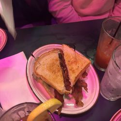 The Pub - Blt