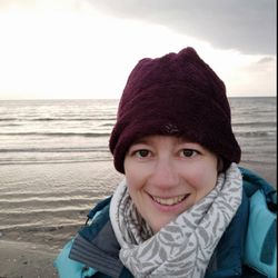 Emma Rose-Roberts Barnsley Acupuncture and Hypnotherapy - Emma on the beach!