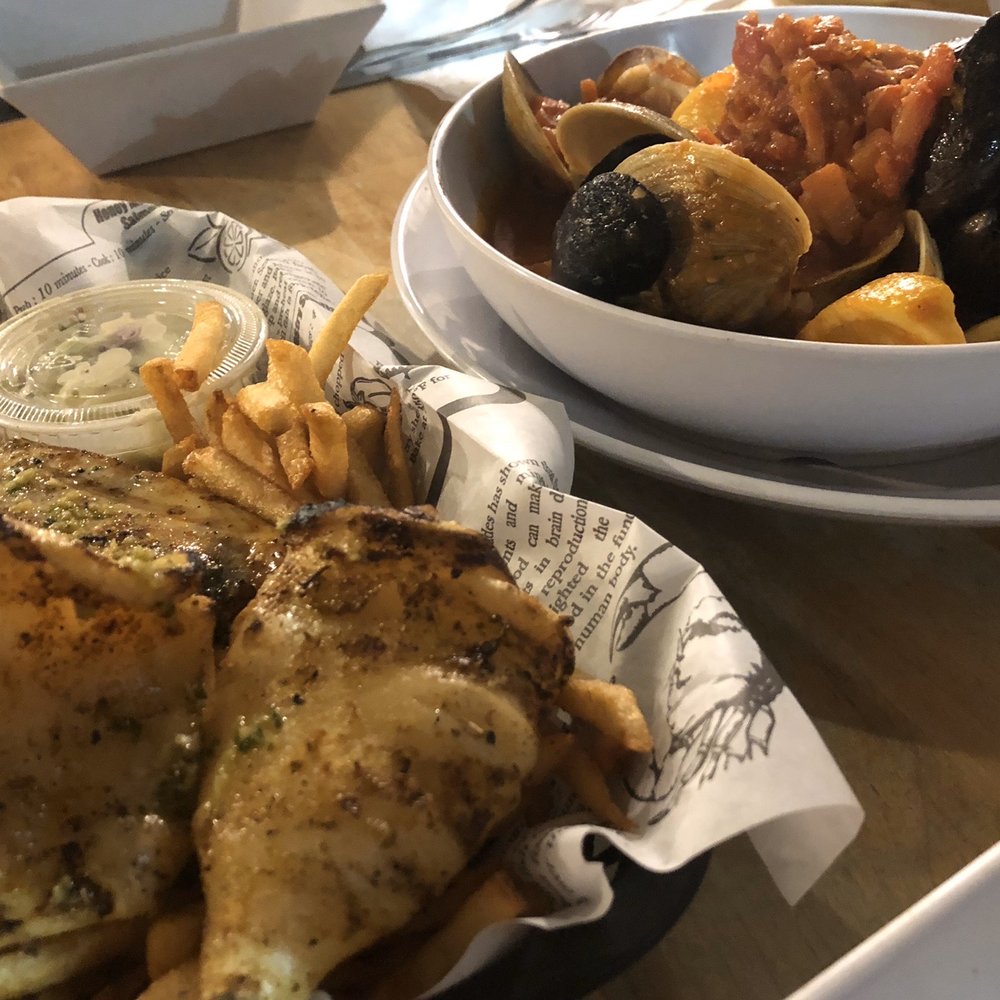 Market Street Catch - Seafood platter + mussel and clams in tomato wine sauce - Seafood Near Me - Toronto, Ontario