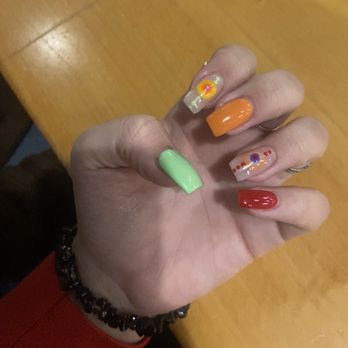 Diva Nails & Spa - Nail Salons Near Me - Floyds Knobs, Indiana