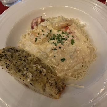 Savelli's Italian Restaurant - Their "Seafood Alfredo" on special for $29.99. - Italian Near Me - Knoxville, Tennessee Savelli's Italian Restaurant - Their "Seafood Alfredo" on special for $29.99. - Italian Near Me - Knoxville, Tennessee