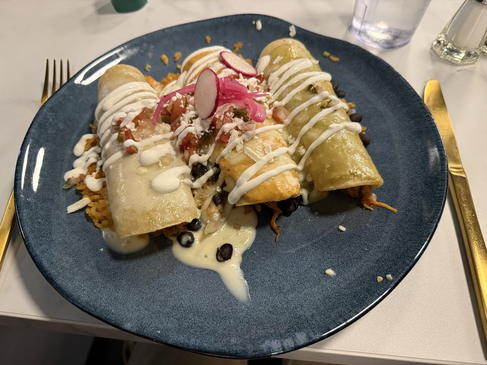 Kahlovera Mexcian Bar & Grill