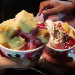 sweetFrog Premium Frozen Yogurt