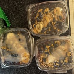 Oh So Good Desserts & Coffeehouse - Avocado Loce Açai Bowl