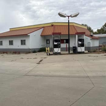 Quik Spot - This is the Everly, Iowa Gas station it is closed, but we all miss it But we all wish for it to come back! 5 stars!! - Grocery Near Me - Everly, Iowa Quik Spot - This is the Everly, Iowa Gas station it is closed, but we all miss it But we all wish for it to come back! 5 stars!! - Grocery Near Me - Everly, Iowa
