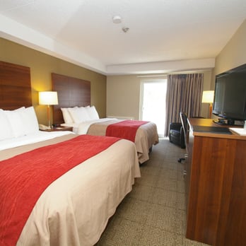 Comfort Inn - Recently Renovated property offering FREE Hot Breakfast and upgraded rooms with either one queen or two queen size beds - Hotels Near Me - Huntsville, Ontario Comfort Inn - Recently Renovated property offering FREE Hot Breakfast and upgraded rooms with either one queen or two queen size beds - Hotels Near Me - Huntsville, Ontario