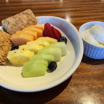 The George - Breakfast fruit platter, weetbix and natural yoghurt - Hotels Near Me - Christchurch, CAN