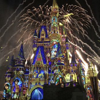 Cinderella Castle - Gorgeous show - Amusement Parks Near Me - Orlando, Florida