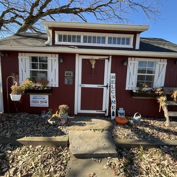The Cow's Coop - The front of the store - Farmers Market Near Me - Canton, Connecticut