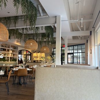 SŌW Plated - The vibe of the dining room - New American Near Me - Upper Arlington, Ohio