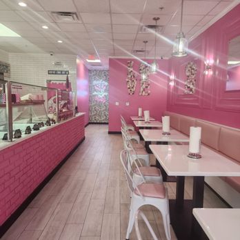 The Stuffed Cookie - Interior - Ice Cream & Frozen Yogurt Near Me - Brandon, Florida