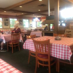Pizza Hut - Inside dinning