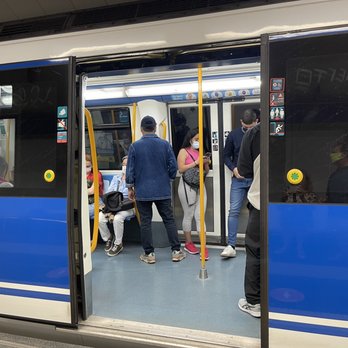 Metro Gran Via - Train Stations Near Me - Madrid, M