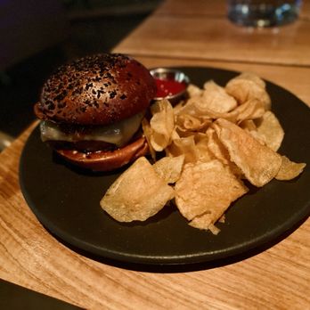 Roger Bar & Restaurant - Cheeseburger - New American Near Me - Mountain View, California