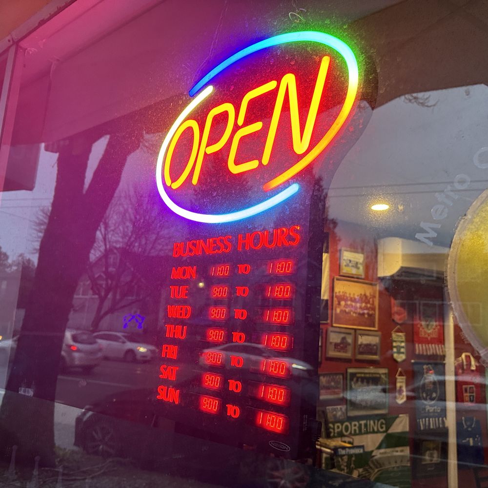 Metro Coffee Bar & Billiards - Business hours~ (December 2025) - Pool Halls Near Me - Vancouver, British Columbia