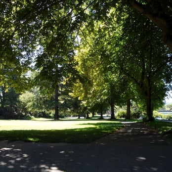 Volunteer Park - Grounds at the park. - Parks Near Me - Seattle, Washington