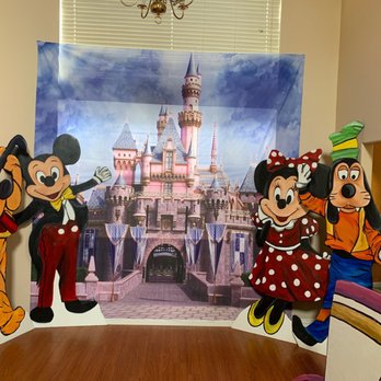 Memo's Canvas - Mickey and Friends - Paint & Sip Near Me - Montclair, California Memo's Canvas - Mickey and Friends - Paint & Sip Near Me - Montclair, California