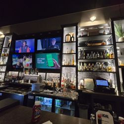 Local Eatery & Pub - Full bar