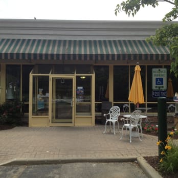 Chicago Pastry - Storefront - Bakeries Near Me - Bloomingdale, Illinois