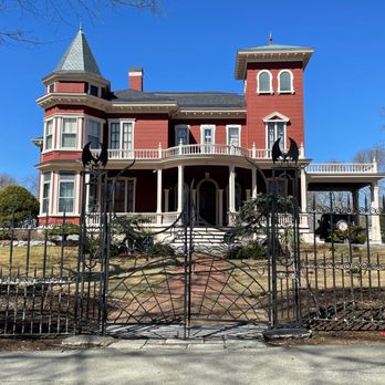 Stephen King's House - Landmarks & Historical Buildings Near Me - Bangor, Maine Stephen King's House - Landmarks & Historical Buildings Near Me - Bangor, Maine