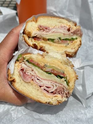 Lou's Cafe by null