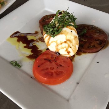Moonshadows - Heirloom tomatoes & burrata cheese - Seafood Near Me - Malibu, California