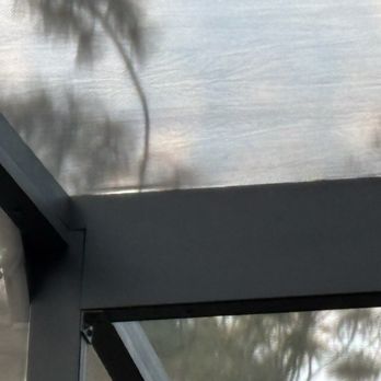 Pool Paint Screen - Gaps in pool screen roof. - Painters Near Me - Orlando, Florida Pool Paint Screen - Gaps in pool screen roof. - Painters Near Me - Orlando, Florida