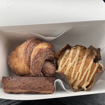 Black Market Bakers - Cruffin, pumpkin muffin and brownie - Bakeries Near Me - Edgewater, Maryland