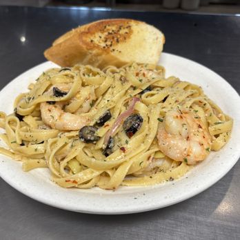Basil's Italian - Shrimp SCampi - Italian Near Me - Gretna, Nebraska