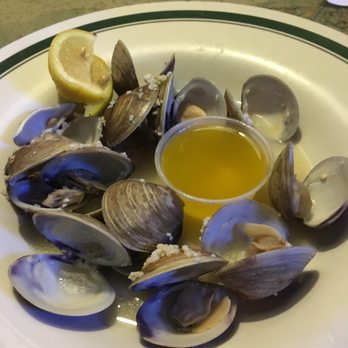 Flanigan's - Hallandale - Tiny steamers hard to find even in photo. - American Near Me - Hallandale Beach, Florida