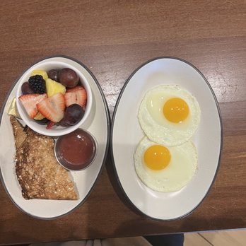 Dish Society - Toast, Mixed Fruit, Open Range Egg - Breakfast & Brunch Near Me - Houston, Texas