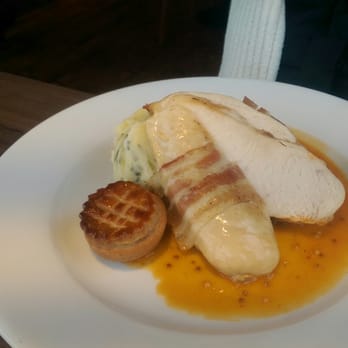 Fishouse Restaurant - Chicken with black pudding - Seafood Near Me - Oban, AGB Fishouse Restaurant - Chicken with black pudding - Seafood Near Me - Oban, AGB