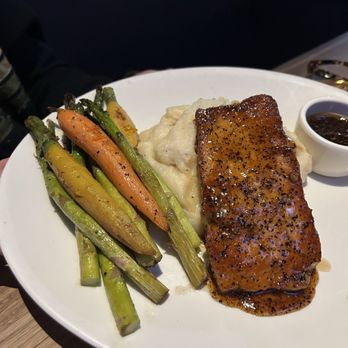Yard House - Whiskey Glazed Salmon- salmon cooked just right and vegetables amazing - Bars Near Me - Fresno, California