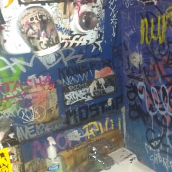 Double Down Saloon - Dive Bars Near Me - New York, New York