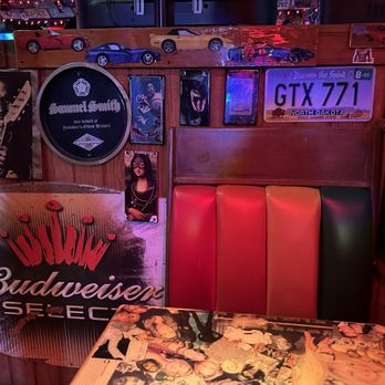 Barneys Beanery - Our little booth - Sandwiches Near Me - Pasadena, California