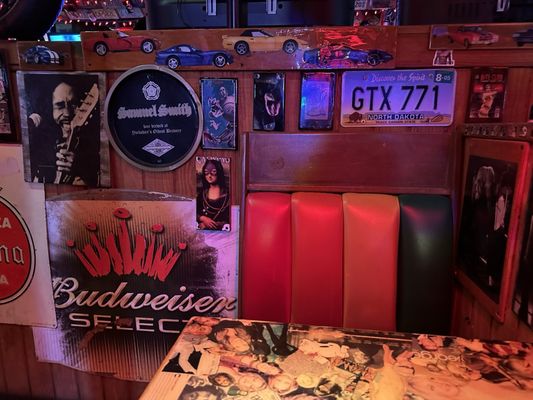 Barney's Beanery by null