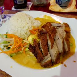 China-Wok-Schnellimbiß - Ente gebraten mit Erdnuss Sosse. Leicht scharf .sehr lecker.