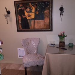 Cobblestone Cottages Bed & Breakfast - Sitting area in cottage.