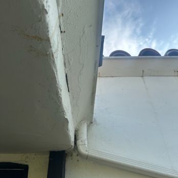 Coastline Gutter Pros - Before-Leaking gutters - Gutter Services Near Me - Los Angeles, California