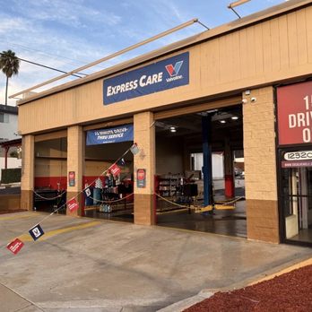 Valvoline Express Care - Oil Change Stations Near Me - Whittier, California Valvoline Express Care - Oil Change Stations Near Me - Whittier, California