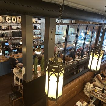 Common Restaurant - Great vibe to escape the heat in! - Cocktail Bars Near Me - Savannah, Georgia Common Restaurant - Great vibe to escape the heat in! - Cocktail Bars Near Me - Savannah, Georgia