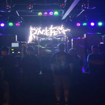 STRUMMER'S - Updated January 2026 - 87 Photos & 137 Reviews - 833