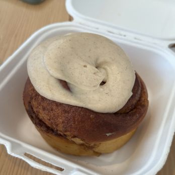 Bodega Park - Cinnamon roll - Sandwiches Near Me - Los Angeles, California
