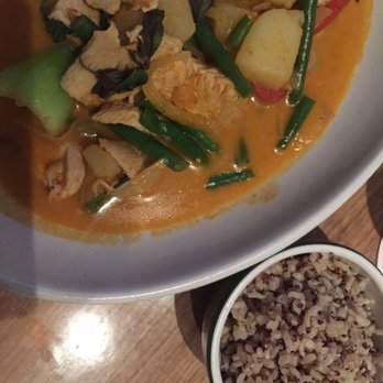 True Food Kitchen - Coconut curry w quinoa rice mix - Vegetarian Near Me - Pasadena, California True Food Kitchen - Coconut curry w quinoa rice mix - Vegetarian Near Me - Pasadena, California