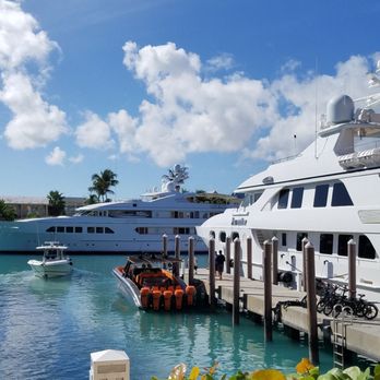 Atlantis Paradise Island - The surrounding marina is filled with amazing yachts. - Resorts Near Me - Greenbank, Florida