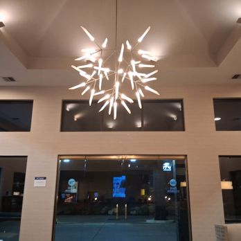 Best Western New Oregon - Front lobby - Hotels Near Me - Eugene, Oregon