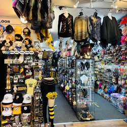 Lucys Handmade Clothing Shop - Inside vibe!
