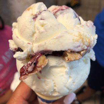 Dover Dairy Maid - Blueberry cheesecake - Ice Cream & Frozen Yogurt Near Me - Dover, New Jersey