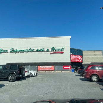 Fortinos - a car parked in front of a store - Grocery Near Me - Brampton, Ontario Fortinos - a car parked in front of a store - Grocery Near Me - Brampton, Ontario